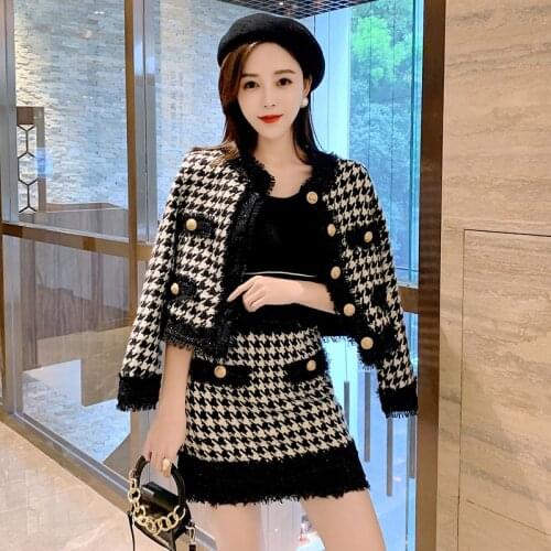 Fashion womens suit 2020 autumn and winter new Korean version of the plaid short coat short skirt two-piece trend