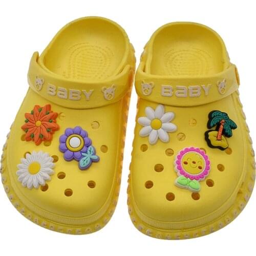 Hole Slippers Shoe Buckle Chars Croc Designer Accesoire Sun Flower Leaves Plant Garden Shoe Decoration Fit Kid Gift