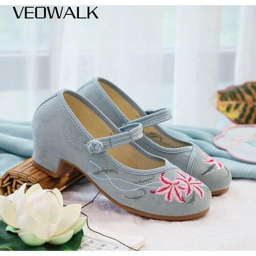 Veowalk 4cm Block Heels Women Cotton Fabric Embroidered Shoes Comfortable Chinese Canvas Style Mid Heel Pumps for Elegant Ladies