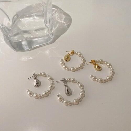 2021 New Elegant Pearls Hoop Earrings for Women Girls Wedding Jewelry Korean Fashion Delicate Gold Plated Circle Earrings