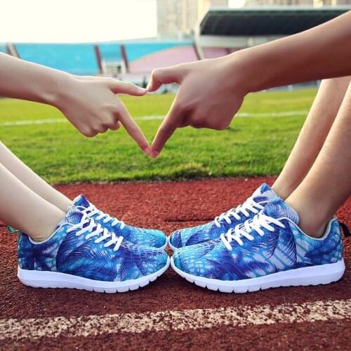 Classic Men Women Running Shoes Fashion Breathable Outdoor Sports Shoes Lightweight Sneakers Women Comfortable Athletic Footwear