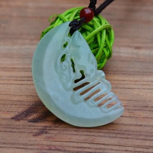 Natural Light Green XiuYan Stone Pendant Carved Zodiac Rabbit Moon Rabbit Pendant Necklace Womens Fashion Jewelry