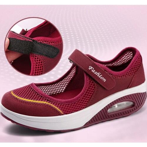 Fashion Sneakers Female Lightweight Pumps Shoes Flat Soft Comfortable Joker Slip-on Super Light Casual Vulcanize Shoes Woman Red