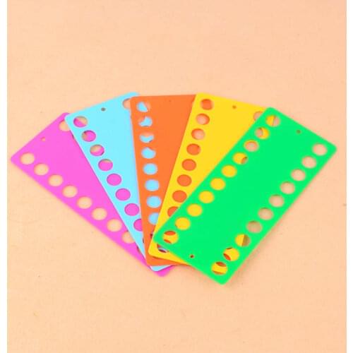 1PC High Quality Plastic Embroidery Thread Cards Cross Stitch Threading Board Sewing Tools 20Holes About 200*80*1.5MM Random s