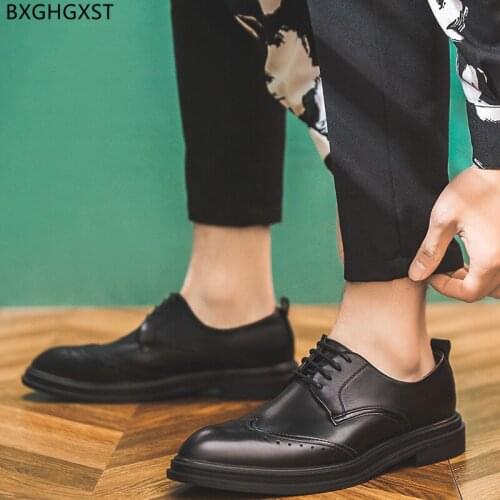 Oxford Leather Pointed Shoes Men New 2021 Brogue Man Office Shoes for Men Dress Shoes Mens Fashion Luxury Designer Formal Brand