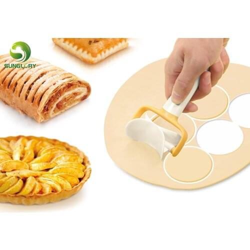 Pie Mold Plastic Icing Spatula Round Cookie Cutter Rolling Biscuit Cutting Pastry Blade Circle Dough Cutter Dumpling Mold Maker