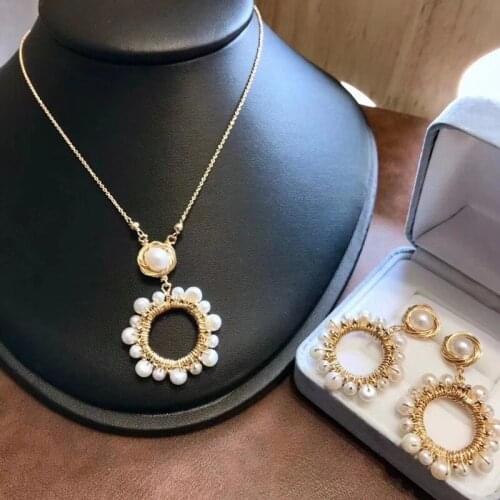 Hot sell 2020 vintage design princess round natural white genuine pearl handmade gold pendant necklace earring set