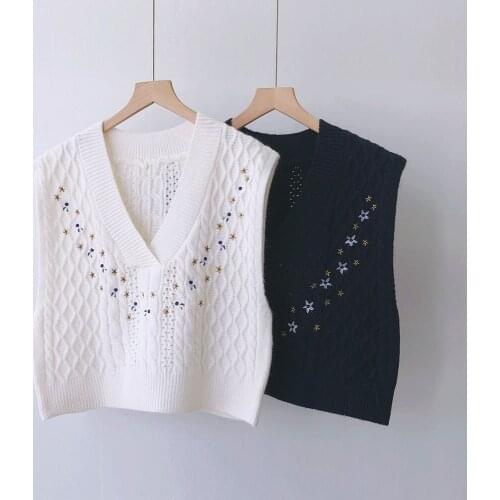 Sweater Vest Women V-neck Embroidered Simple All-match Casual Preppy Style Teens Chic Fashion Autumn Winter Sleeveless Sweaters