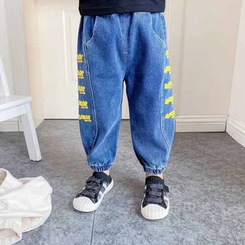 2021 New Toddler Boys Jeans Autumn Kids Korean Side Letter Print Jeans Casual Loose Denim Pants For Boys Children Baby Trousers