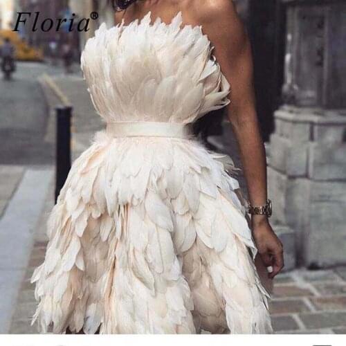 Fairy Ivory Feathers Prom Dresses 2020 Strapless Knee-Length Vestido De Festa Kaftan Celebrity Red Carpet Gowns For Pageant