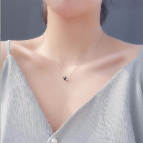 New Fashion Lady Silver Plated Flower Pendant Necklace Women Jewelry Fashion Pearl Accessories Princess Girls Clavicle Necklace