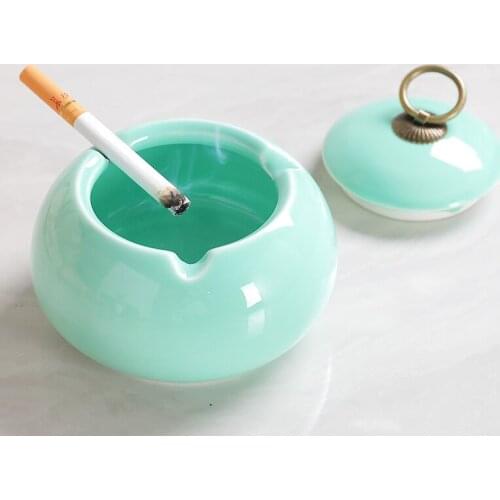 PITILLERA White Ceramics Ashtray Outdoor Ceramic Ashtrays with Lid about 13cm Retro Cigar Tool Crack Windproof
