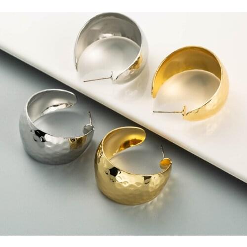 New Simple Big Round Geometric Smooth Gold Punk Stud Earrings for Women Female Party C Shape Gold Earrings Jewelry Gifts