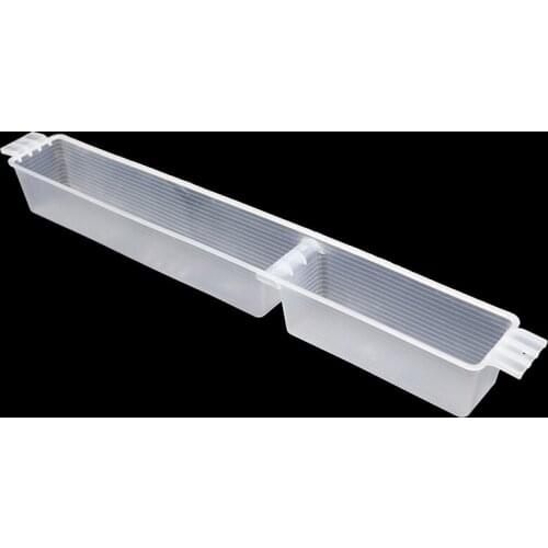 1PCS Bee Feeder Plastic 1.5 kg Feeding Honey Feeding Box Bee Beekeeper Beekeeping Tools Beekeeping Equipment Supplies