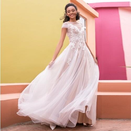 Graceful Short Sleeve Wedding Dresses A Line Africa New Lace Appliques Plus Size Tulle Illusion Back Summer Beach Bridal Gowns