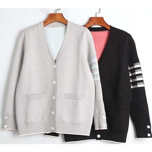 1101 2020 Autumn Sweater Free Shipping V Neck Long Sleeve Kint Black Gray Fashion Womens Clothes S m L dl