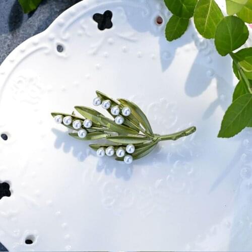 Vintage Leaf Pearl Brooch Pins Women Fashion Jewelry Party Accessories Simple Elegant Cute Plant Corsage