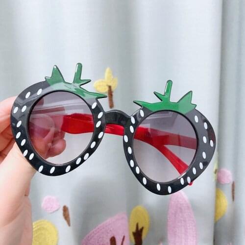 2022 Children Cute Cartoon Sunglasses Kids Boys Girls Lovely Strawberry Decorative Sunshades Baby Fashion UV400 Sun Glasses