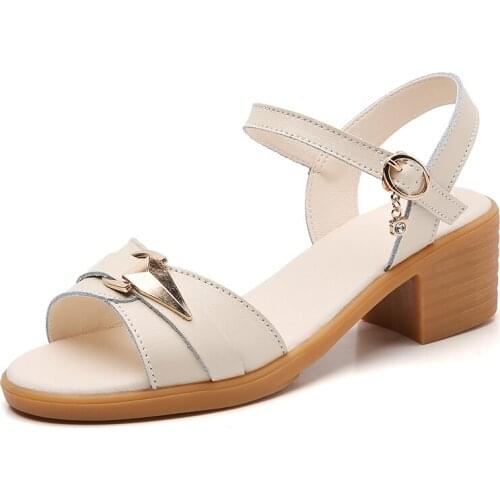 Womens Split Leather Sandals Summer Shoes Metal Decoration Buckle Strap Leisure Slippers Elegent Square Heel Wedge Good Quality