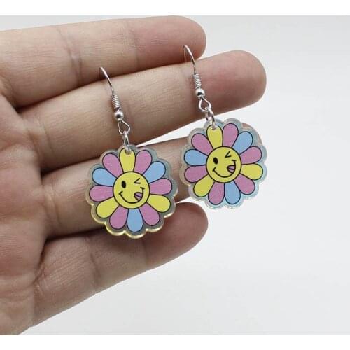Ladies Creative Simple Colorful Smile Sunflower Hanging Fashion Acrylic Earrings Smiley Sun Flower Jewelry Charm Jewelry Gift