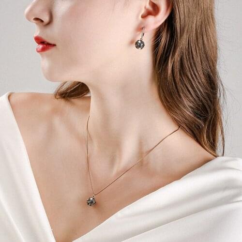DARA Fashion Crystal Necklace For Women Geometric Polyhedron