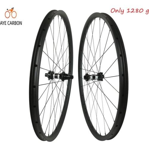 29 inch super light weight carbon mountain bike wheels with top brand straight pull boosting hubs carbon MTB wheelset for sale
