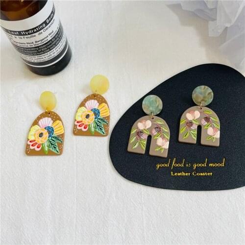 2021 new vintage idyllic style abstract earrings acrylic relief flower fashion earrings for women, light luxury gift jewelry
