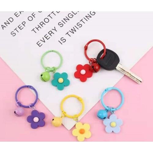 10pcs New Creative Hyuna Style Flower Keychain Backpack Earphone Box Pendant Ins Cute Daisy Bell Key Ring Holiday Gift Wholesale