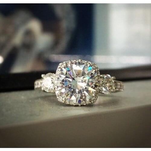 Huitan Luxury Cubic Zirconia Crystal Rings Women Marriage Ceremony Party Jewelry Simple and Elegant Bridal Wedding Eternity Ring