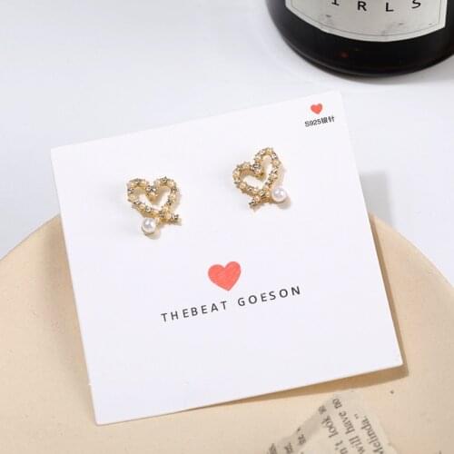 Charm 2020 New Year S925 Needle Earrings Simple And Versatile Small Pearl Crystal Love Earrings Girls Wholesale