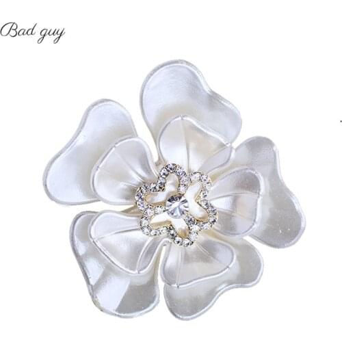 Elegant Zircon Brooch Pin for Womens Flower Shape Vitage Brooch Jewelry Clothes Scarf Buckle Garment Accessories Jewelry Gifts