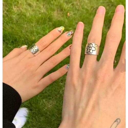 Trendy Small Daisy Flower Rings For Women Men Lover Couple Rings Friendship Engagement Wedding Open Rings 2021 Trend Jewelry