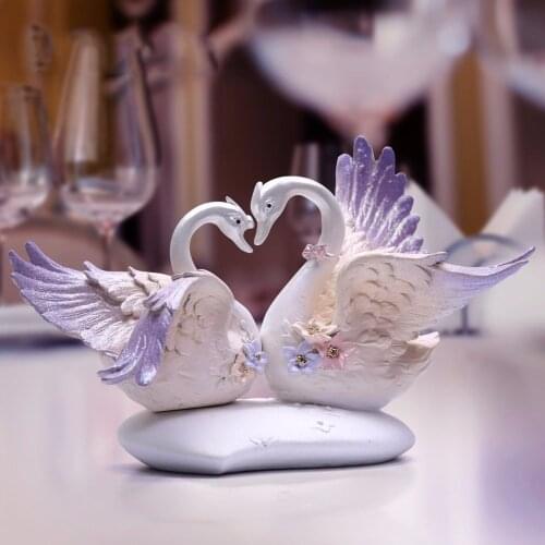 MODERN LUXURY EMBOSSED RESIN SWAN WEDDING GIFT FIGURINES CRAFTS HOME FURNISHING DECORATION CREATIVE CAFE ORNAMENT BIRTHDAY GIFT