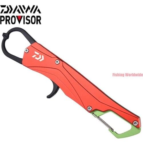 2021 DAIWA Fishing Gripper with Clasp Portable Fish Grip Lip Clamp Grabber DAIWA Fishing Plier Fishing Controller Accessoryer