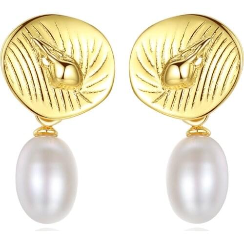 MetJakt 18K Real Gold Plated S925 Sterling Silver Freshwater Pearl Small Conch Shape Fashionable Womens Earrings
