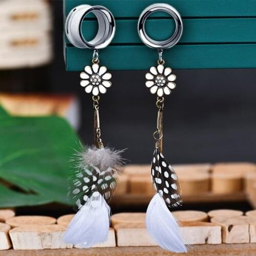 2Pieces Stainless Steel Ear Plugs and Tunnels Earrings Ear Gauges Feather Pendant Ear Expansions Ear Reamer Ear Dilations