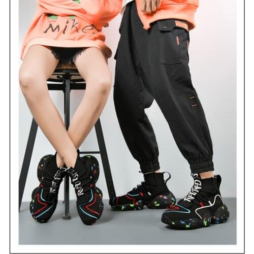 Fashion outdoor leisure sports couple shoes fly woven mesh light and breathable large size mens shoes and womens shoes