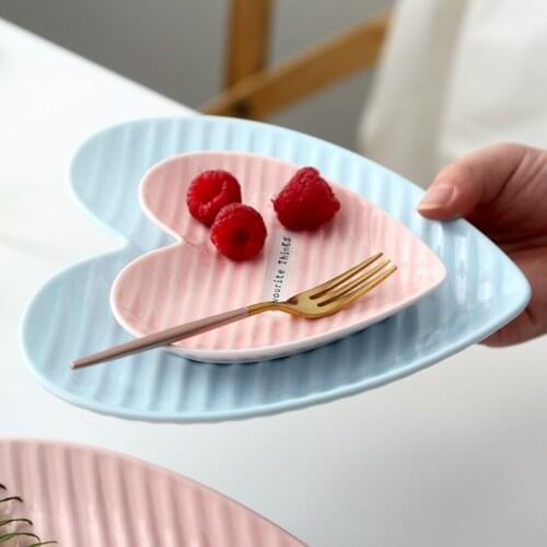 7inch Heart-shaped plate pink ceramic plate romantic couple cake dessert plate creative fruit dish love salad bowl tray CL90411