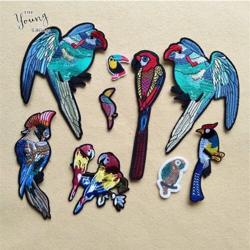 Hot sale Bird iron on Patches DIY Cartoon woodpecker Parrot Embroidered Patch For Jacket Jeans Badges Hat phone Accessories