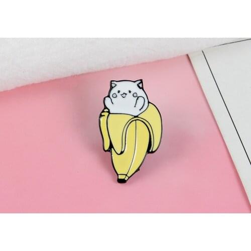 Cat Story ! Meowth Super Lovely Kawaii Banana White Hairy Cat Hard Enamel Cartoon Animal Brooches Lapel Pins