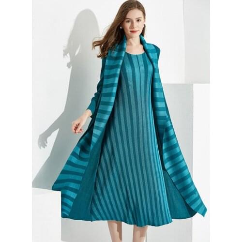 Plus Size Dress For Women 45-75kg Autumn Winter Stripes Miyake Pleated Round Neck Long Sleeved Elastic Loose Elegant Dress Midi