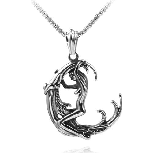 Vintage Gothic Necklace Men Lady Riding the Moon Pendant Charm Necklace Sieraden Alloy Pendant Nightclub Clothing Match