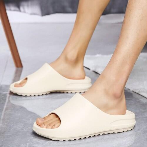 Unisex Causal Summer Sandals EVA Garden Clogs Sandals Soft Memory Hospital Shoes Men Slip On Beach Water Slippers Zapatos Hombre