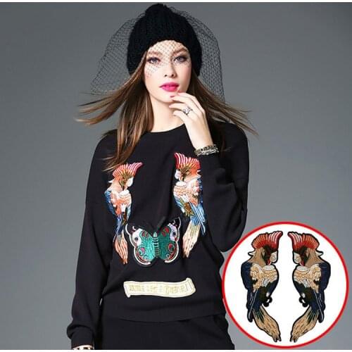 2018 New parrot With Embroidered Patches Fashion Applique sew on Patch for Clothes Bags DIY Decal Apparel Accessory 2pair