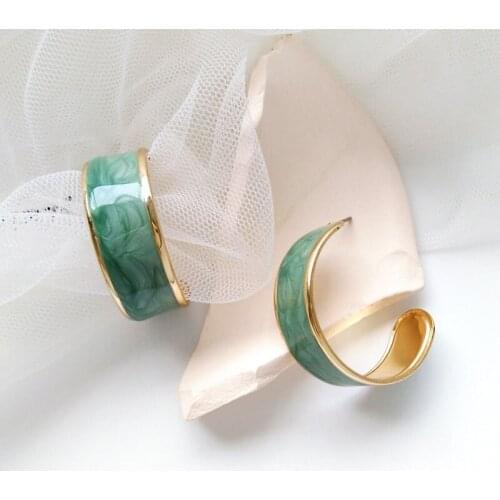 New Korean Fashion C Shape Geometric Enamel Alloy Hoop Earrings For Women Party Enamel Open Circle Brincos Jewelry Accesssories