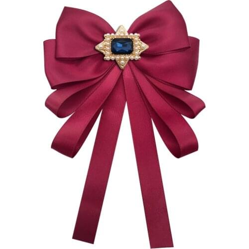 Retro Fabric Pearl Bow Brooch Korean Ribbon Crystal Necktie Shirt Cravat Fashion Brooches Jewelry for Women Clothing Accessories