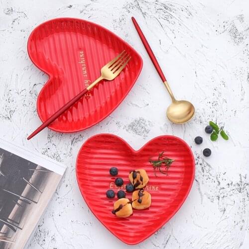 8 Inches Red Love Plate Heart Shape Creative Ceramic Dish Plate Salad Ceramic Tray Cake Plates