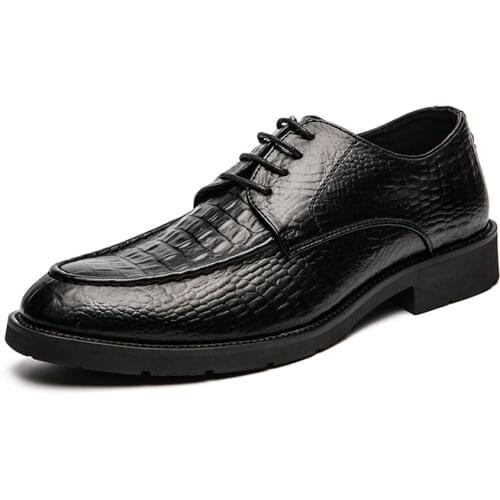 Classic Mens British Hair Stylist Mens Pointed Leather Shoes Fashion Trend Casual Shoes Black Brown Leather Shoes Dress Shoes