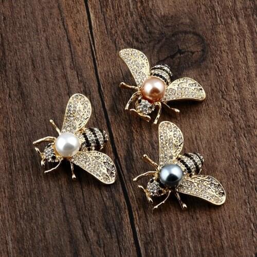 Fashion Bee Brooch Imitation Pearl Insect Brooches for Women Alloy Pins Clothing Sweater Suit Decoration Jewelry Accessories