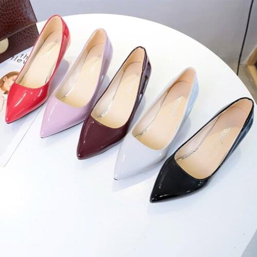 Big Size Woman Dress Shoes Patent Leather Pumps Pointed Toe Boat Shoes Black Heels Shallow White Medium Heel Wedding Shoes N7700